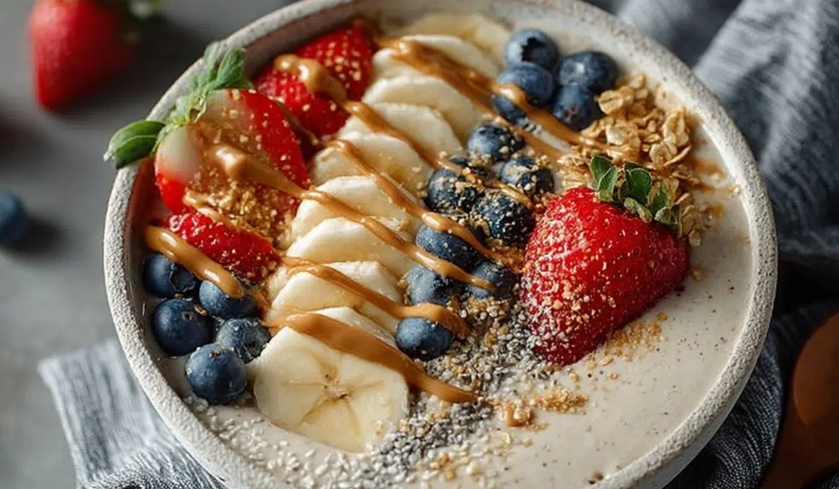 The Ultimate Guide to Healthy Smoothie Bowls & Toppings
